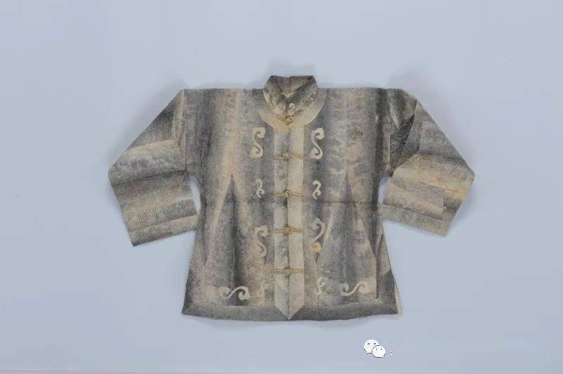 传历史记忆展黑土风采之龙博珍藏篇赫哲族鱼皮衣