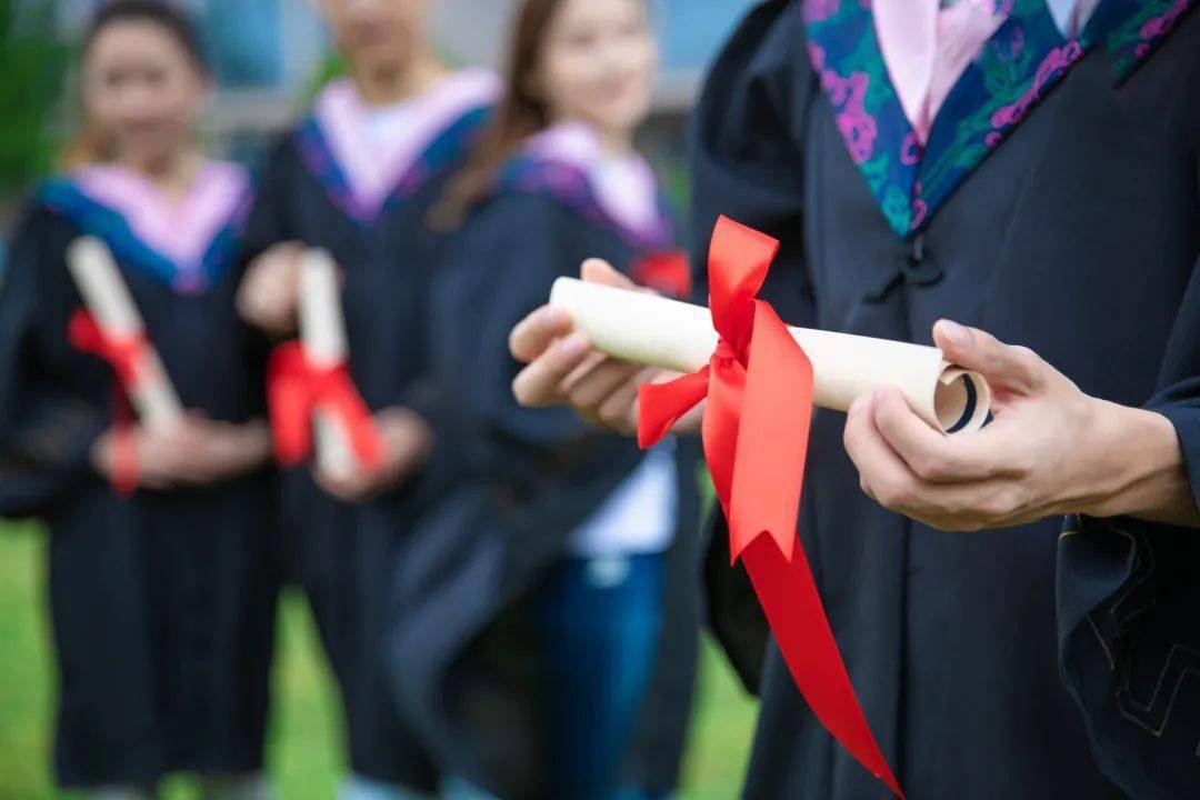 网络教育学士学位文凭有什么用途？报考时需要注意些什么？