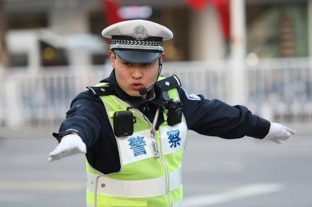 【头条】好礼不要错过,交警喊你参与"随手拍"——全国