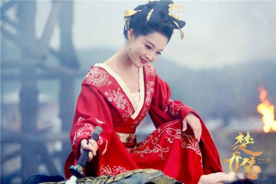 白甜|原创大女主不再傻白甜,锦绣南歌李沁又美又飒,这次能大火吗?