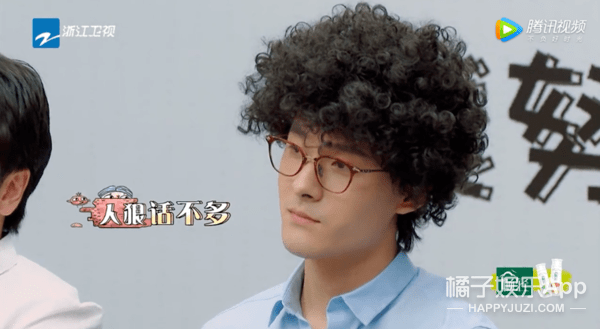 补救|原创张雨剑过于耿直吧？当面说范丞丞年纪轻资源好，尴尬得贾玲都补救无能