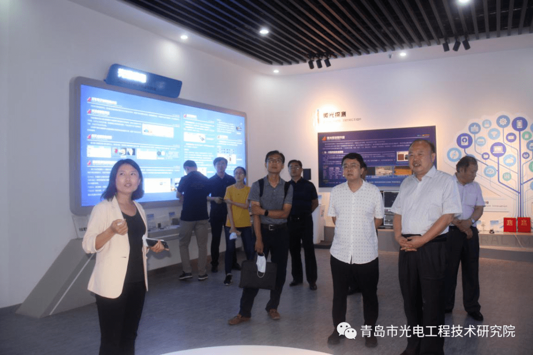 在座谈会上,中国科学院青岛生物能源与过程研究所科技处梁向峰处长