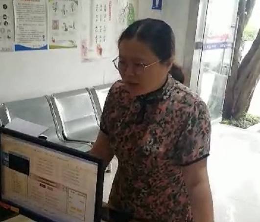 考生一早发现身份证遗失 民警一分钟办好开车送