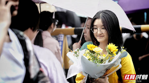 组图|组图丨向日奔跑，一举夺魁