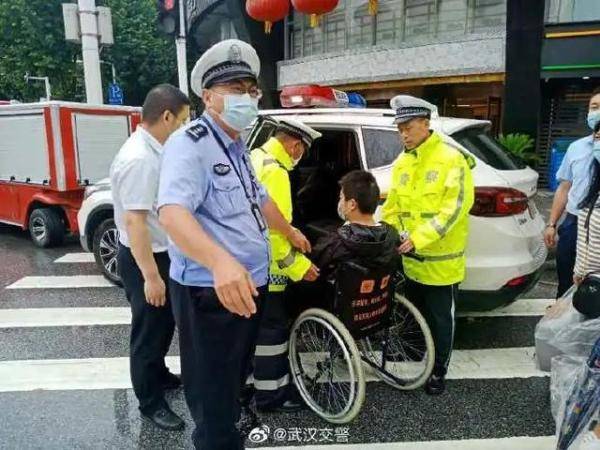 首日|护航高考！高考首日，全国交警开启“宅急送”……