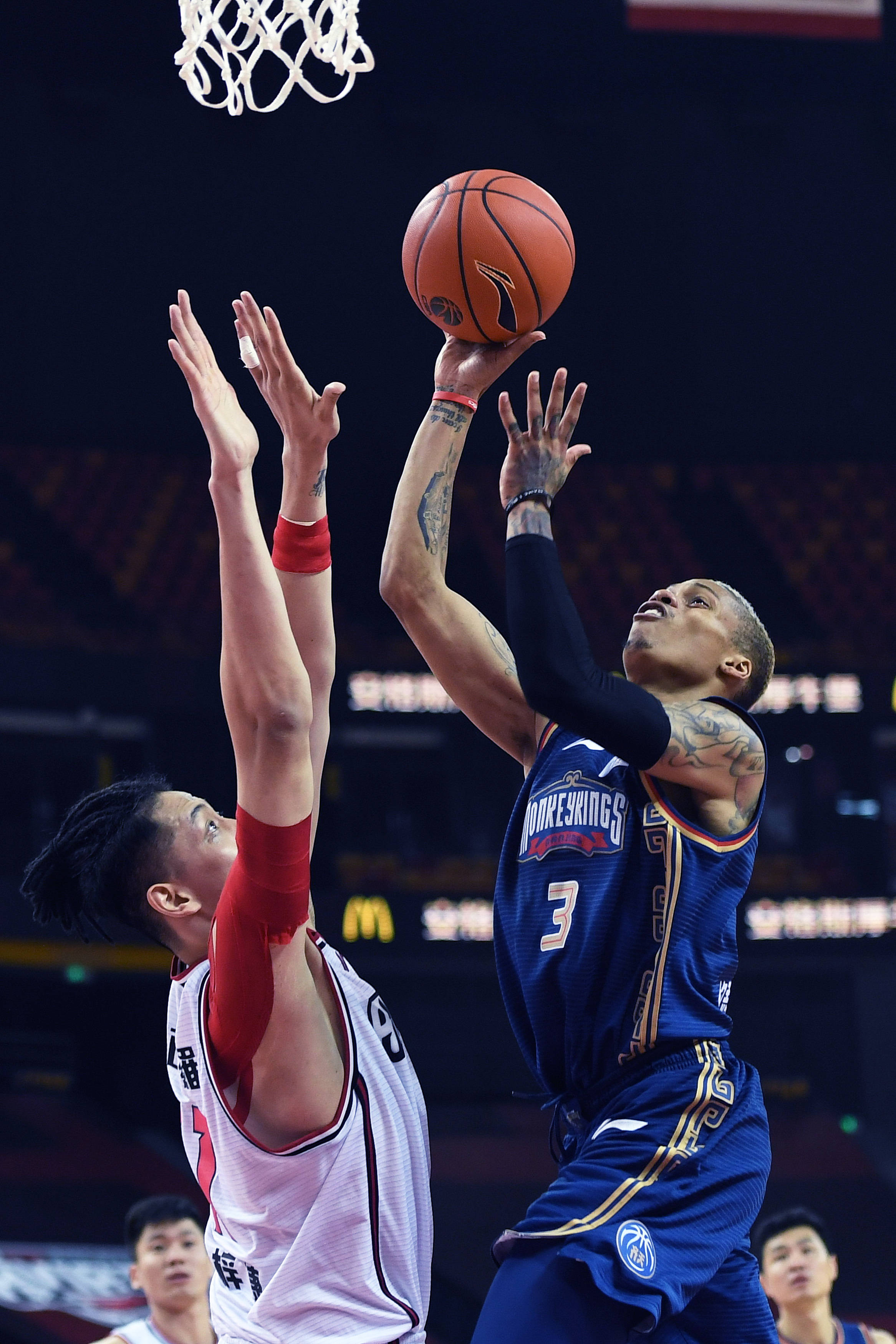 球员|篮球——CBA复赛第二阶段：深圳马可波罗胜南京同曦宙光