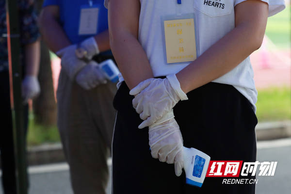 高考|组图丨直击高考：最可爱的人 最可爱的守护