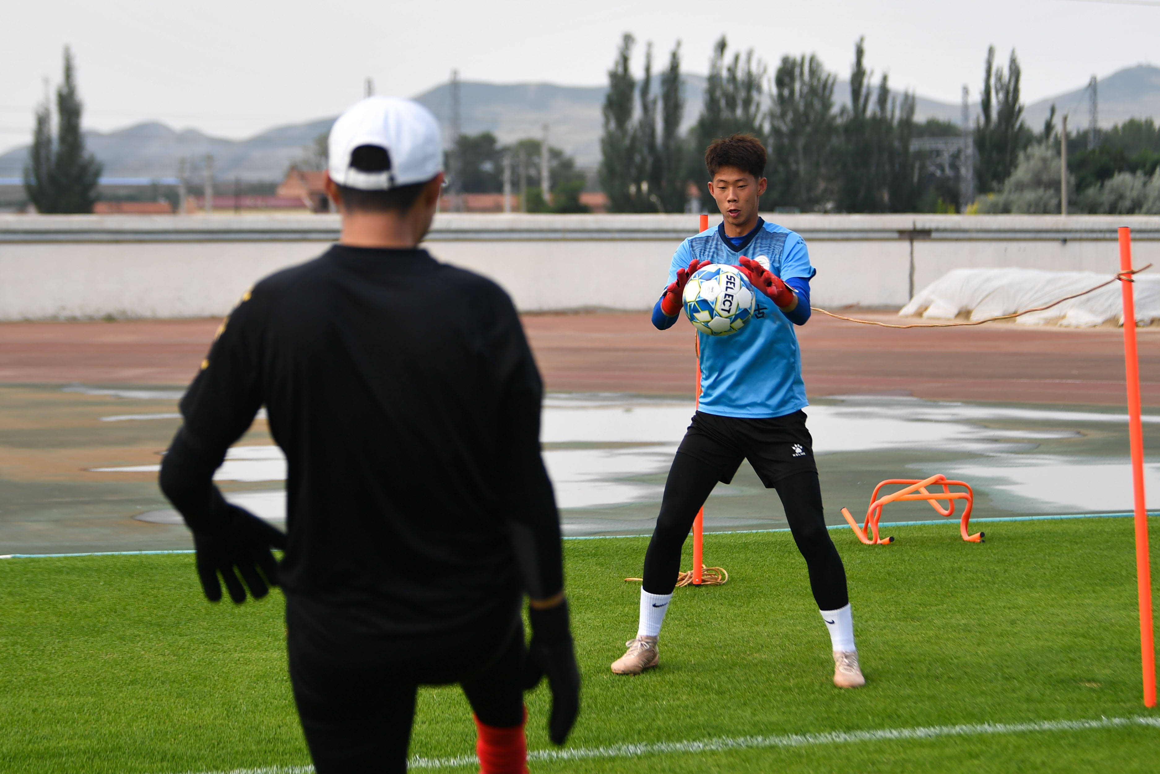 新华社|足球——内蒙古U17足球队训练备战