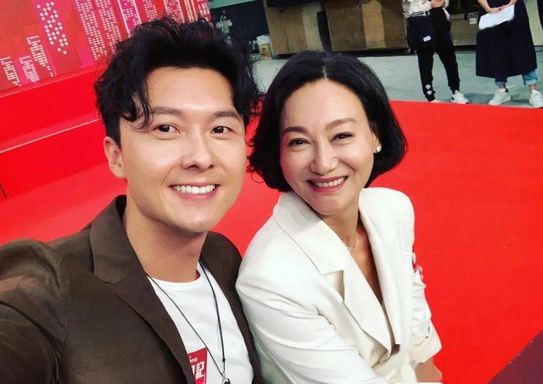 腹肌|视帝37！王浩信剥衫用腹肌庆生，But老婆冇祝福？会唔会……
