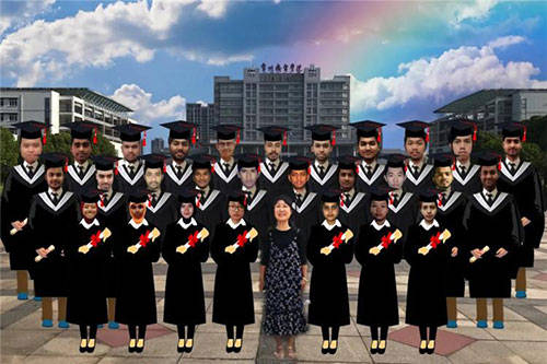 合成|“魔性”毕业照！每个人都是抠图合成的