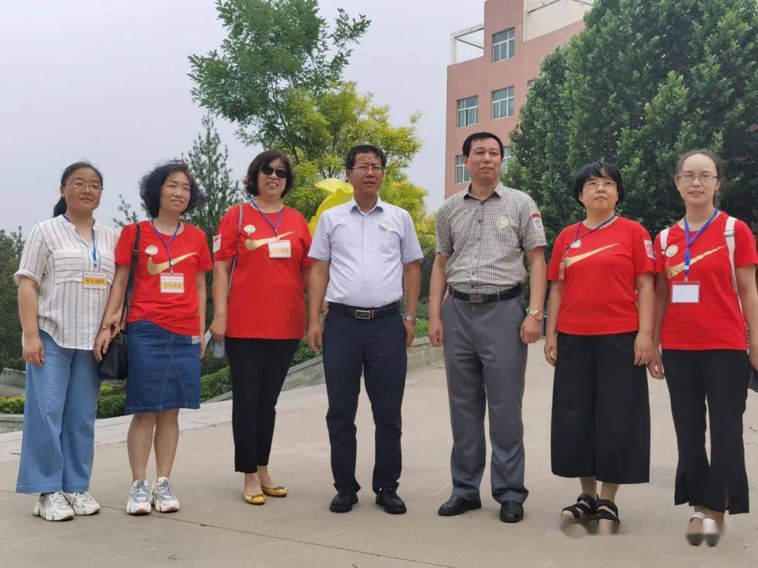 下午13点30分,李增秀校长,教务一处闫有青主任和全体英语老师就早早