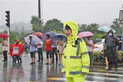 老师|洪涝中的歙县高考