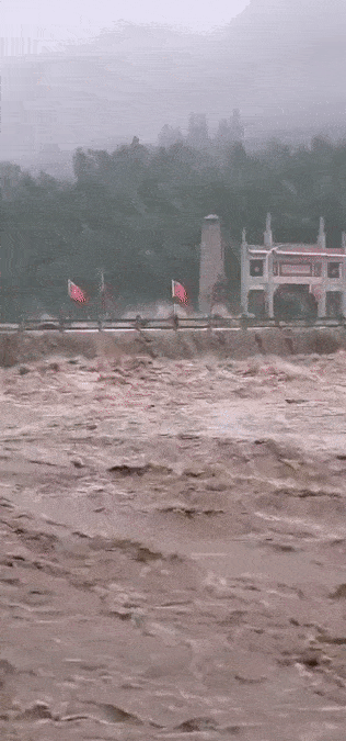 福建暴雨预警提升为Ⅲ级或发生超警戒洪水这里全市停水景区关闭厦门
