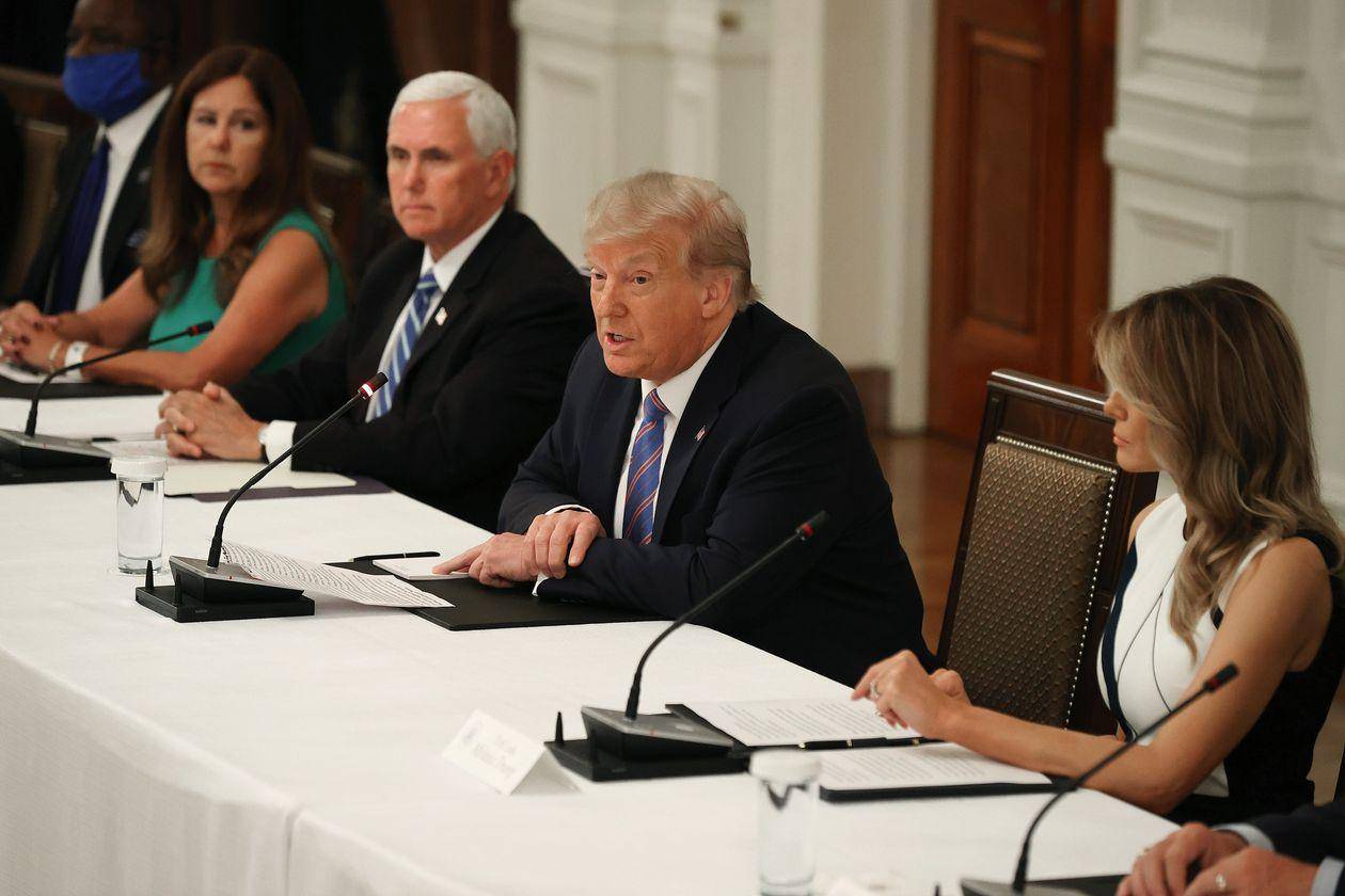 北美|北美观察丨美国大学“被逼”面授 学校复课沦为政治工具