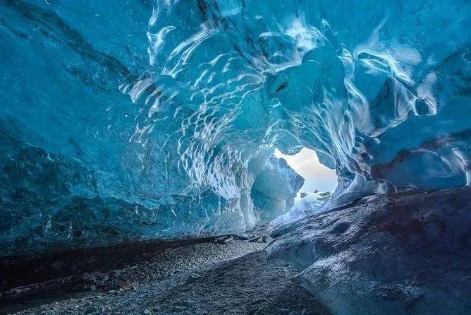 冰岛冰洞