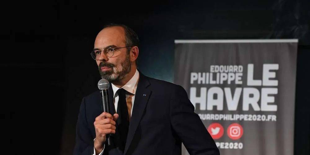 法国总理|刚刚请辞的法国总理，星战迷、打拳击，还是位有衣品的美男子