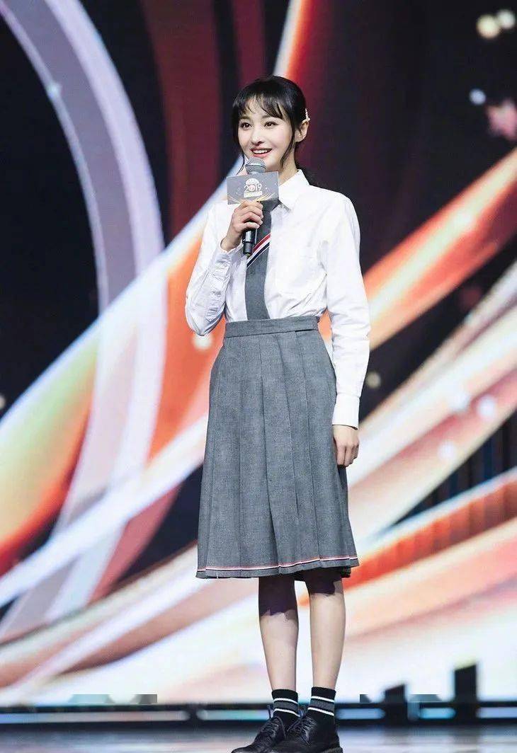 女人打领带,可以有多帅?_衬衫