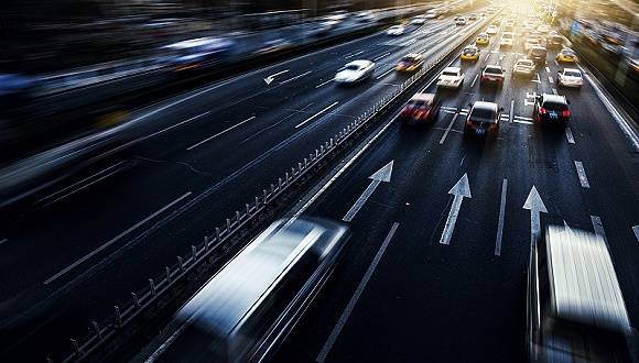 李想|王兴急着变现，李想心急求钱