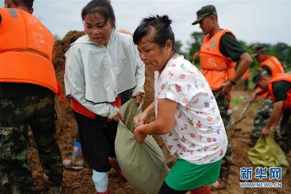 阿姨|这才叫“乘风破浪的姐姐”