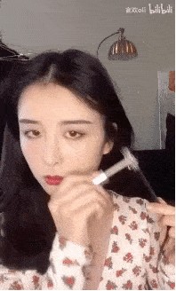 刘海|看了杨超越、Jennie们的非主流挑染 我居然有点心动