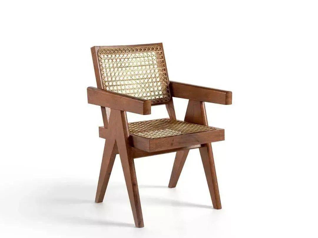 昌迪加尔椅不仅能凸显空间氛围,同时还为现代与传统,新与旧之间找到了