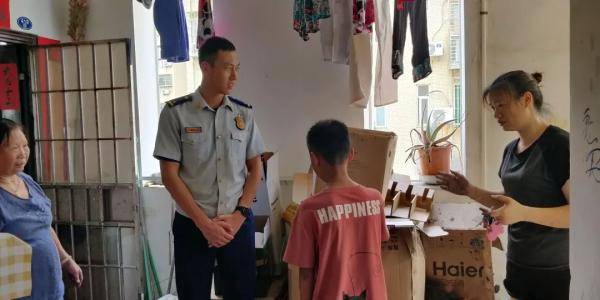 海沧|电路突然起火！厦门11岁男孩竟这样做…消防员：“这波操作给100分”！