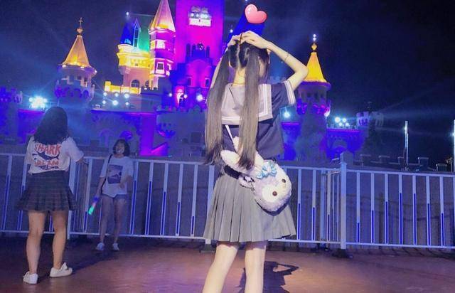 都未|蔡萝莉最“仙”的一套衣服，比双马尾还要火，1年多了都未被超越