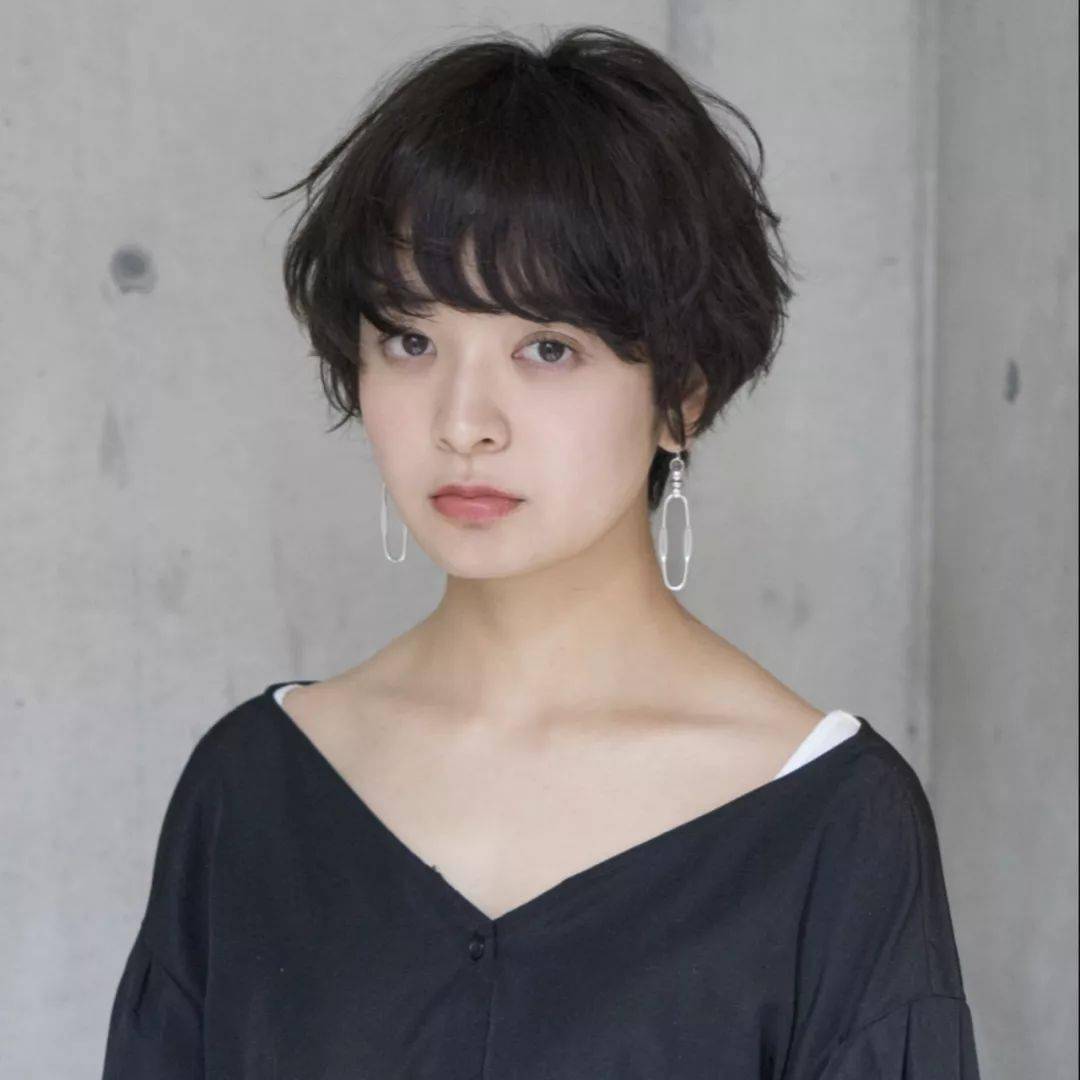 发型|22款热门日系发型告诉你：短发与刘海更配！