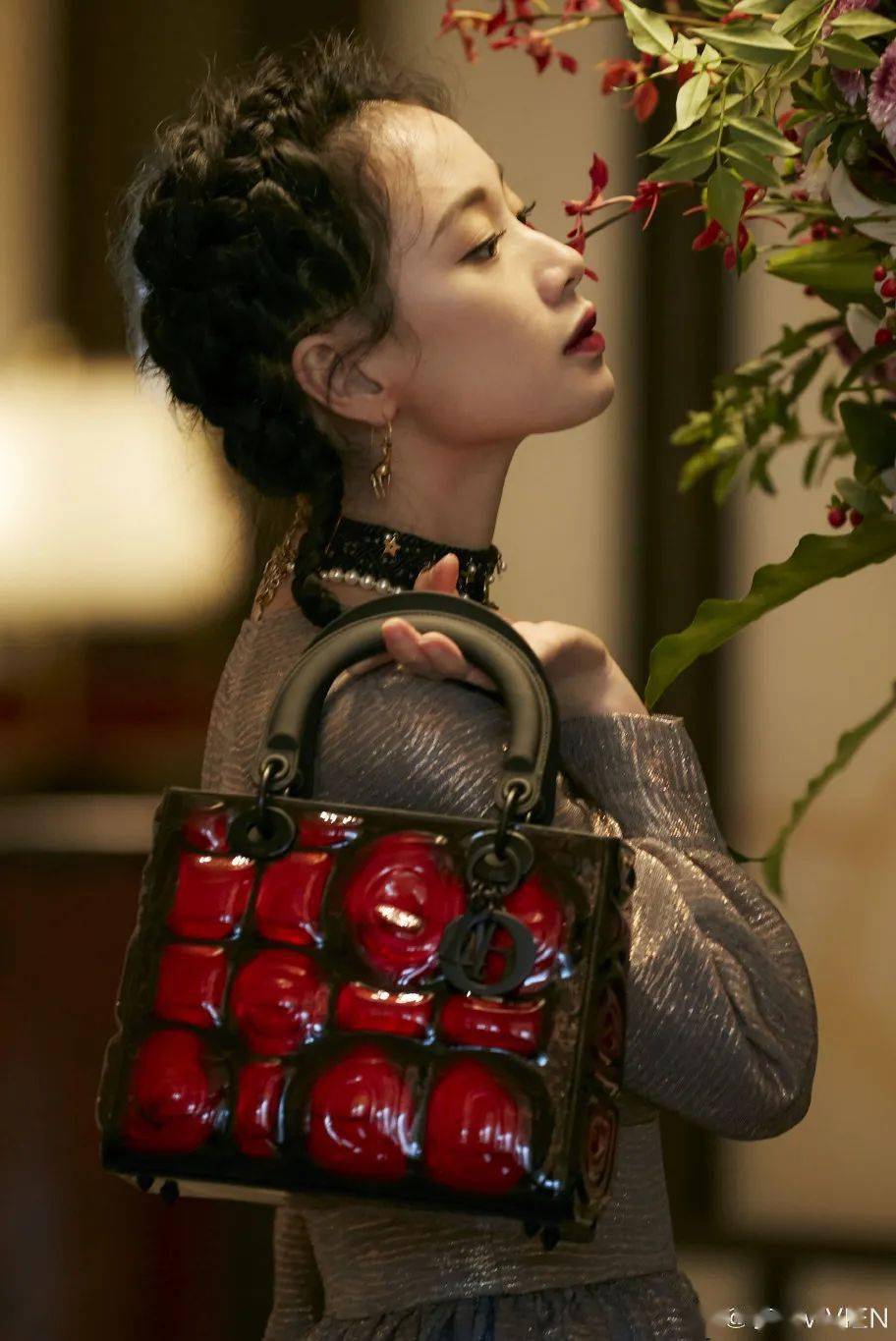 隐秘|因《隐秘的角落》爆红，这个92年小花的“空气脸”也太高级了！