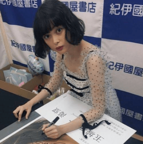 Lisa|“时尚边缘”的觉醒与喧嚣：与Lisa、宋妍霏、水原希子一起走进东南亚这片热情大陆！
