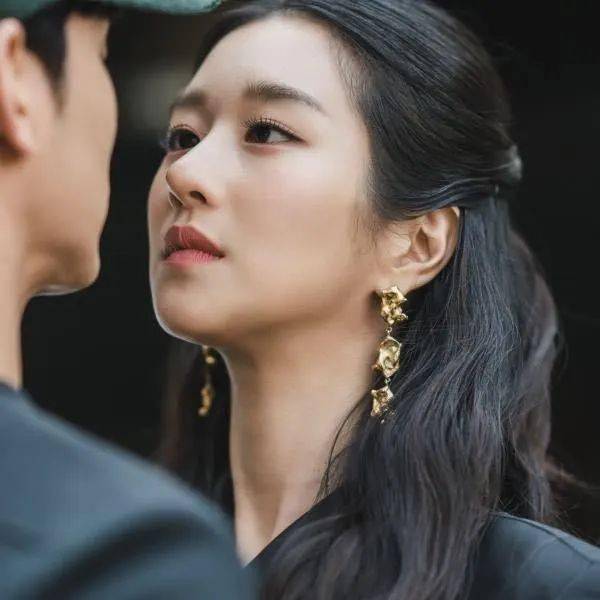 剧中|虽然是神经病，但够时髦就没关系！