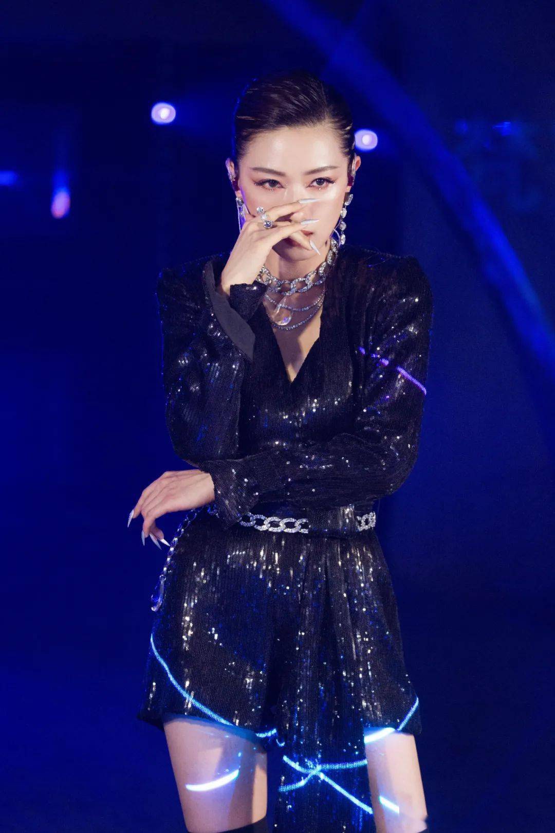 项链|也许你和万茜 泫雅 Jennie衣品的距离，只差这几件配饰的运用！