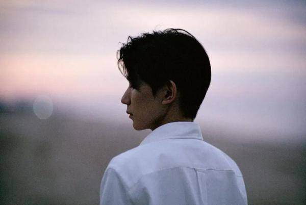 易烊|王源《肆百击》展现四百种可能，王俊凯、易烊千玺鼎力支持！