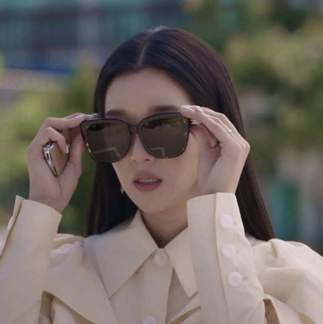 剧中|虽然是神经病，但够时髦就没关系！