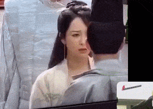 吐槽|热巴新古装造型曝光！发际线被疯狂吐槽，造型师为啥这样对美女？