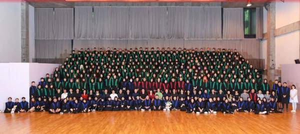 毕业|庚子年·毕业季，最美的青春在这里！快来下载你们的毕业合影