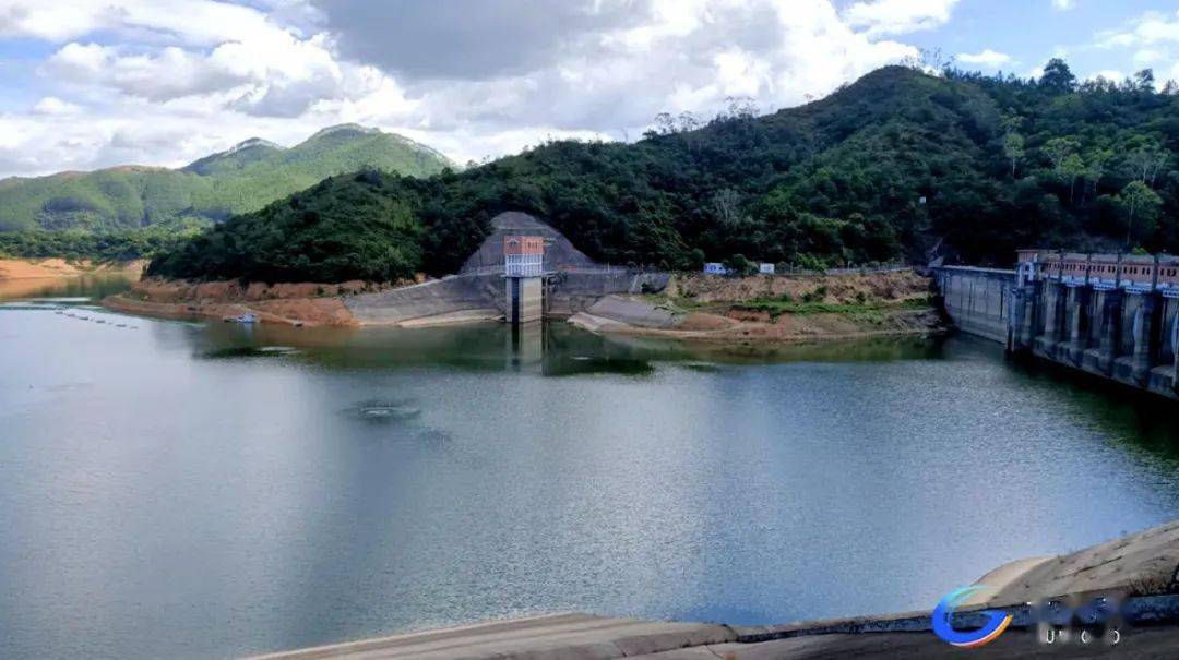 作为省级水利重点项目,古雷区域引水工程起于云霄峰头水库,横跨云霄