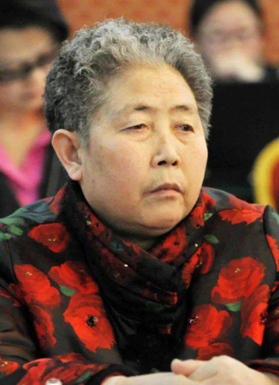 辣酱|49岁创业，身家超70亿，“老干妈”陶华碧的传奇人生