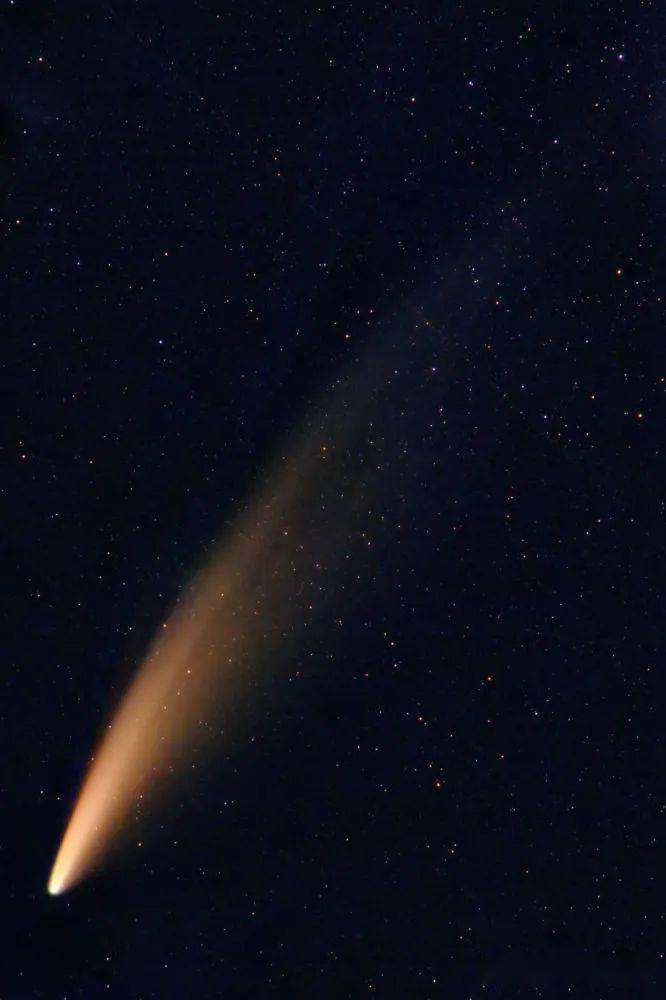 图集:天空中最明亮,最罕见的彗星—neowise