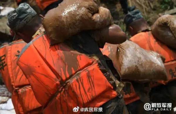 抗洪|为你赴汤蹈火，也为你满眼柔情