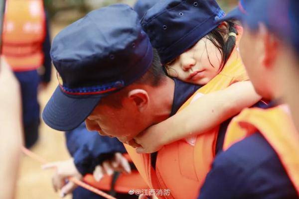 抗洪|为你赴汤蹈火，也为你满眼柔情