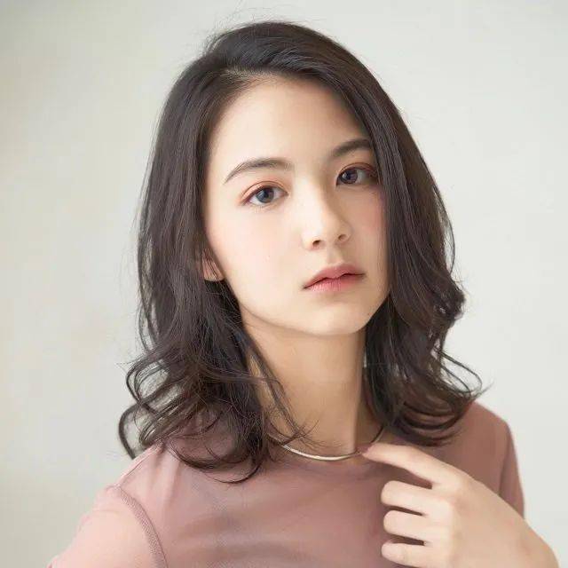 发型|16款适合夏季的日系小颜发型！让你的气质焕然一新！