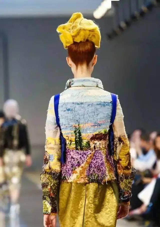 服装|时装秀场上美到窒息的"背影杀杀杀杀手"?神仙设计师俘获芳心的秘诀就是不放过任何一个细节!