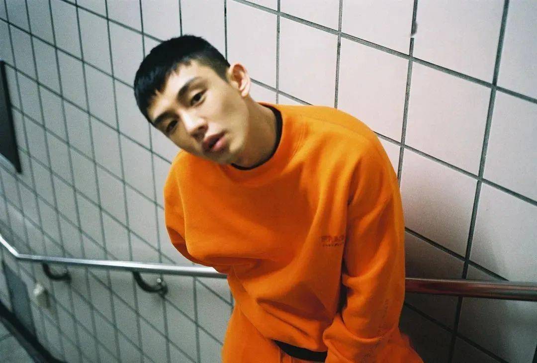 中韩|顶流男神58亿独居豪宅大曝光，中韩网友全傻眼：猫也有独卫？！