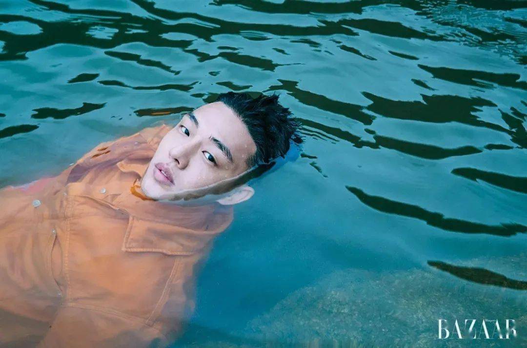 中韩|顶流男神58亿独居豪宅大曝光，中韩网友全傻眼：猫也有独卫？！