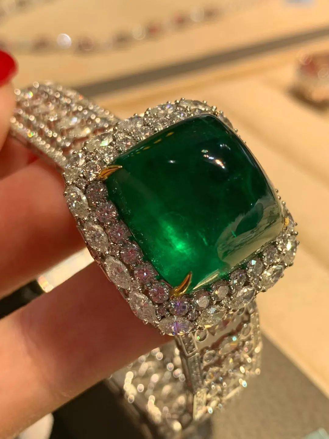 突破|黄金涨至1870美元上方 可能突破2000美元大关