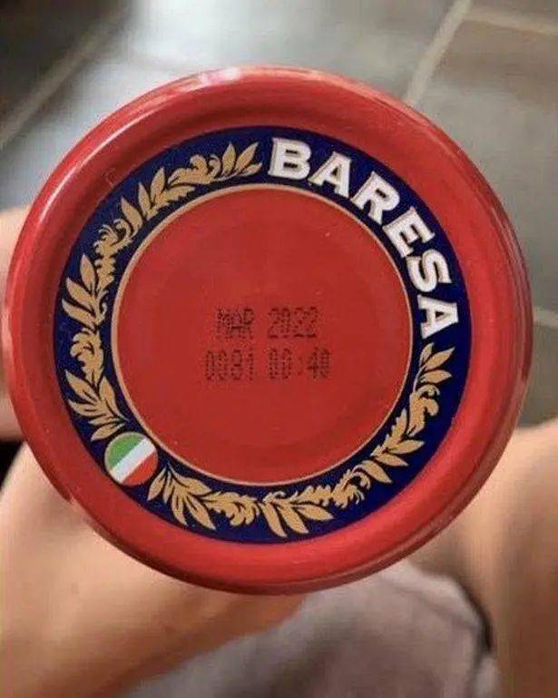 Polly|别的简报｜素食意大利面肉酱罐子里出现疑似 “蜥蜴头”？