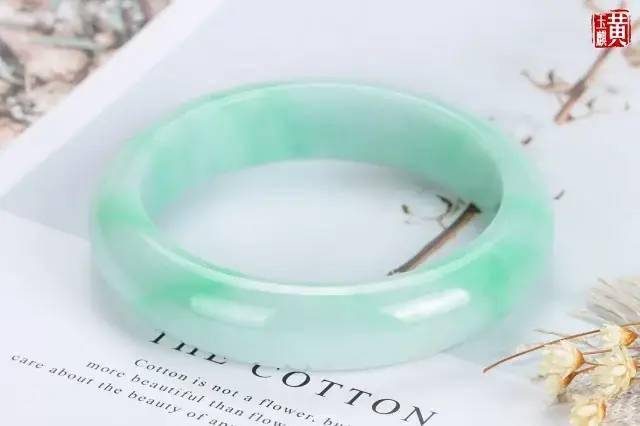 黄金|这些珠宝女人能戴到60岁!能升值,能传世,比黄金高级多了!