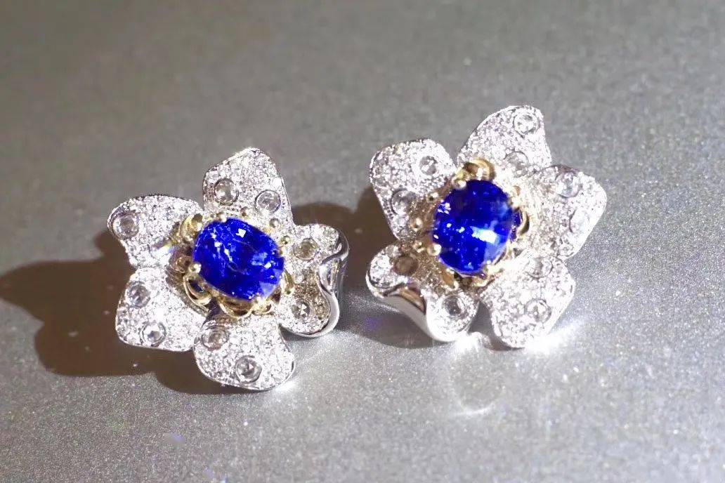 突破|黄金涨至1870美元上方 可能突破2000美元大关