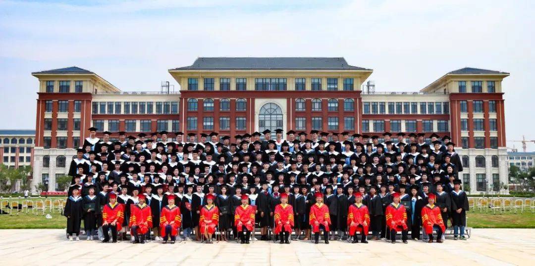 齐鲁|招生季 | 齐鲁医药学院“拍了拍”你招生简章了解一下